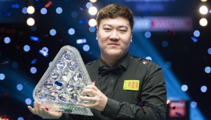 大师赛颜丙涛胜希金斯夺冠 生涯首夺“三大赛”冠军