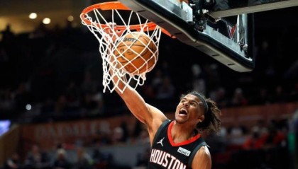 沙巴体育官网-背靠背带队双杀开拓者 杰伦·格林渴望赢在当下