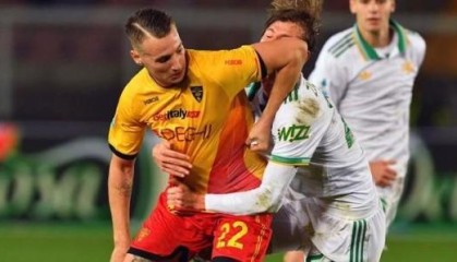 沙巴体育官方网站-跟队：卡马尔达大概率要手术，伤愈复出后去米兰梯队恢复状态