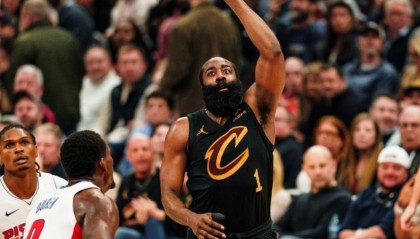 沙巴体育-骑士赢球仍存顽疾，哈登一点真该批！莫布里三人立功，阿伦新消息